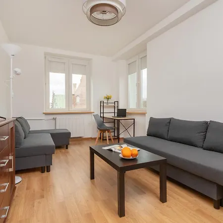 Apartment In Center With Two Desks, Balcony And Separate Kitchen By Renters